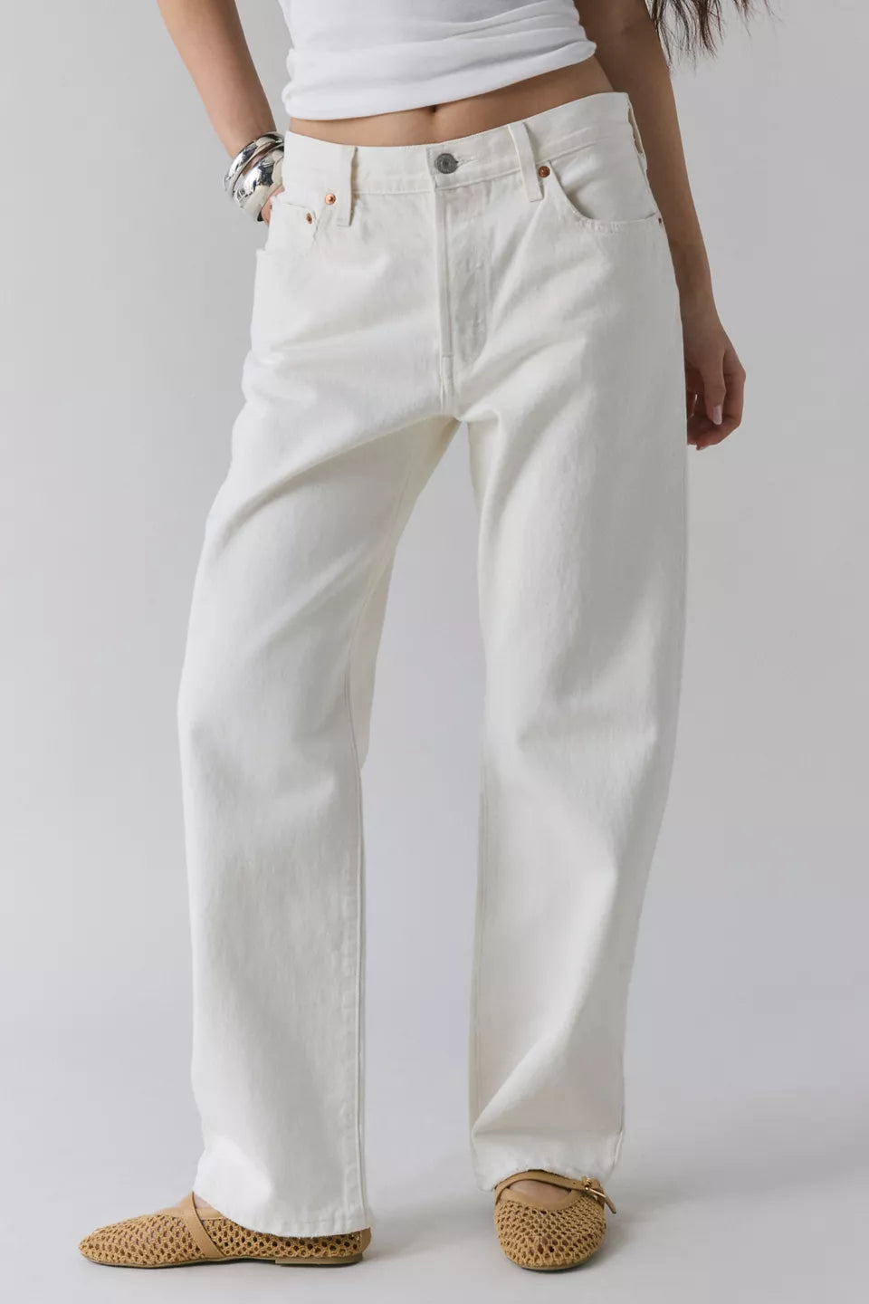 501 '90s style light wash straight leg jeans