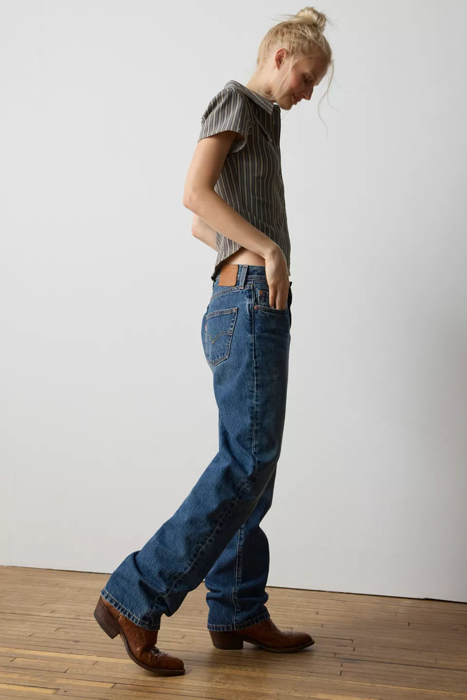 501 '90s style light wash straight leg jeans