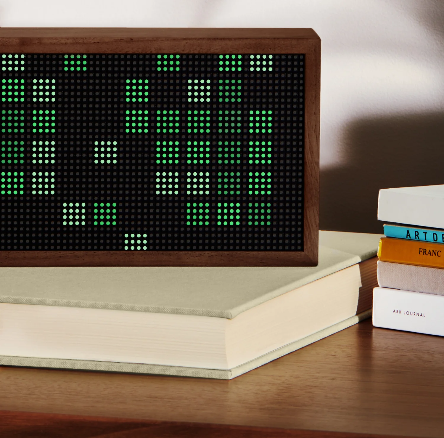 Smart Retro Display Stand