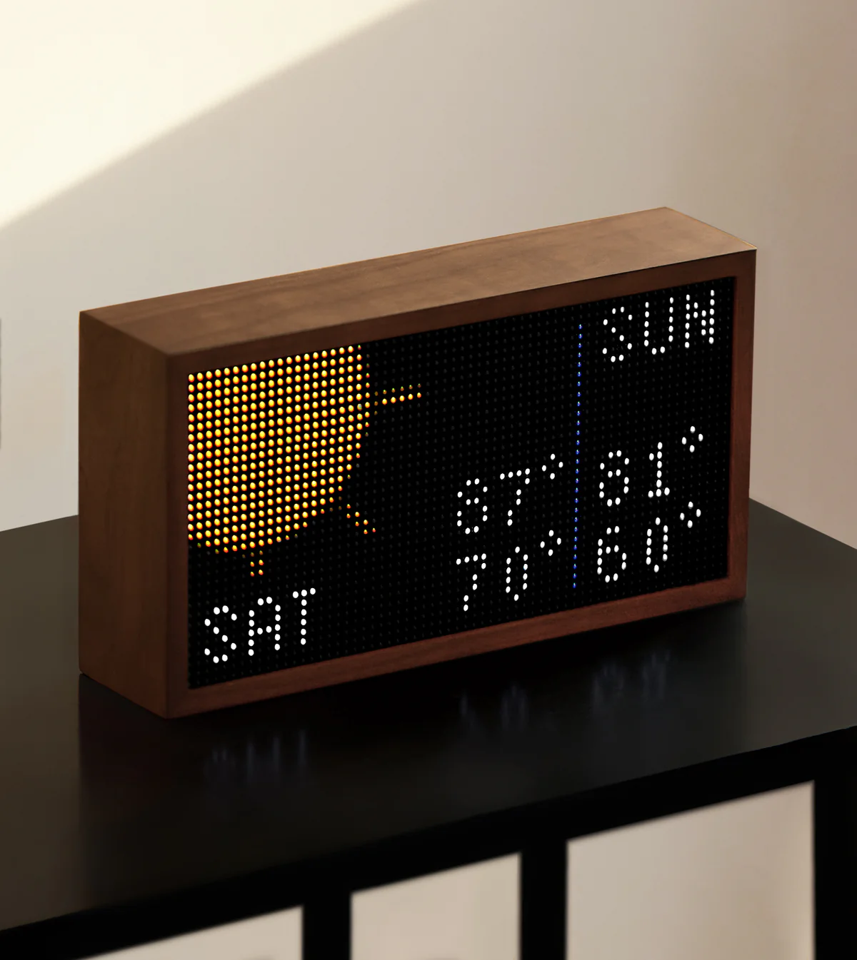 Smart Retro Display Stand