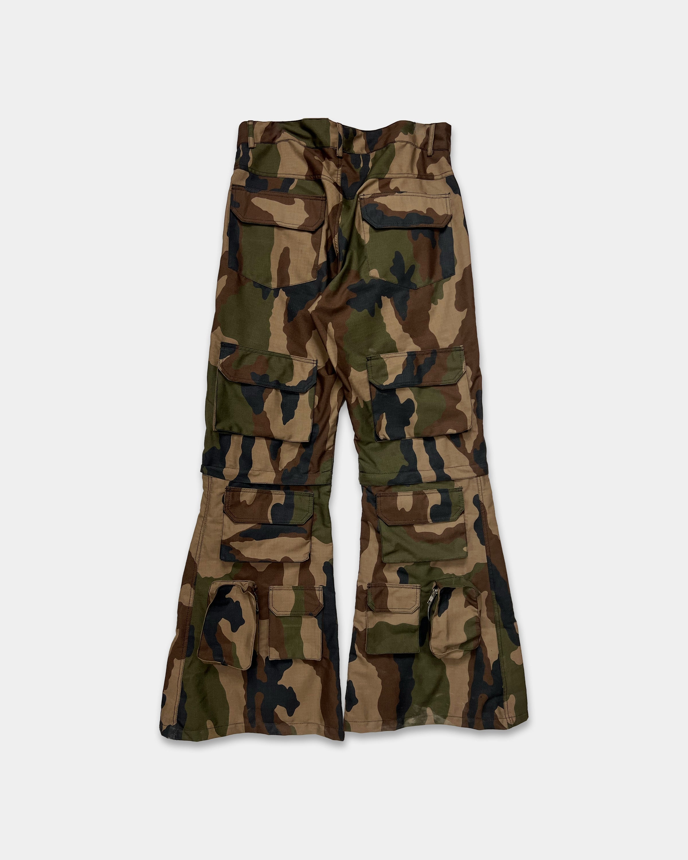 Military Pants with Many Pockets