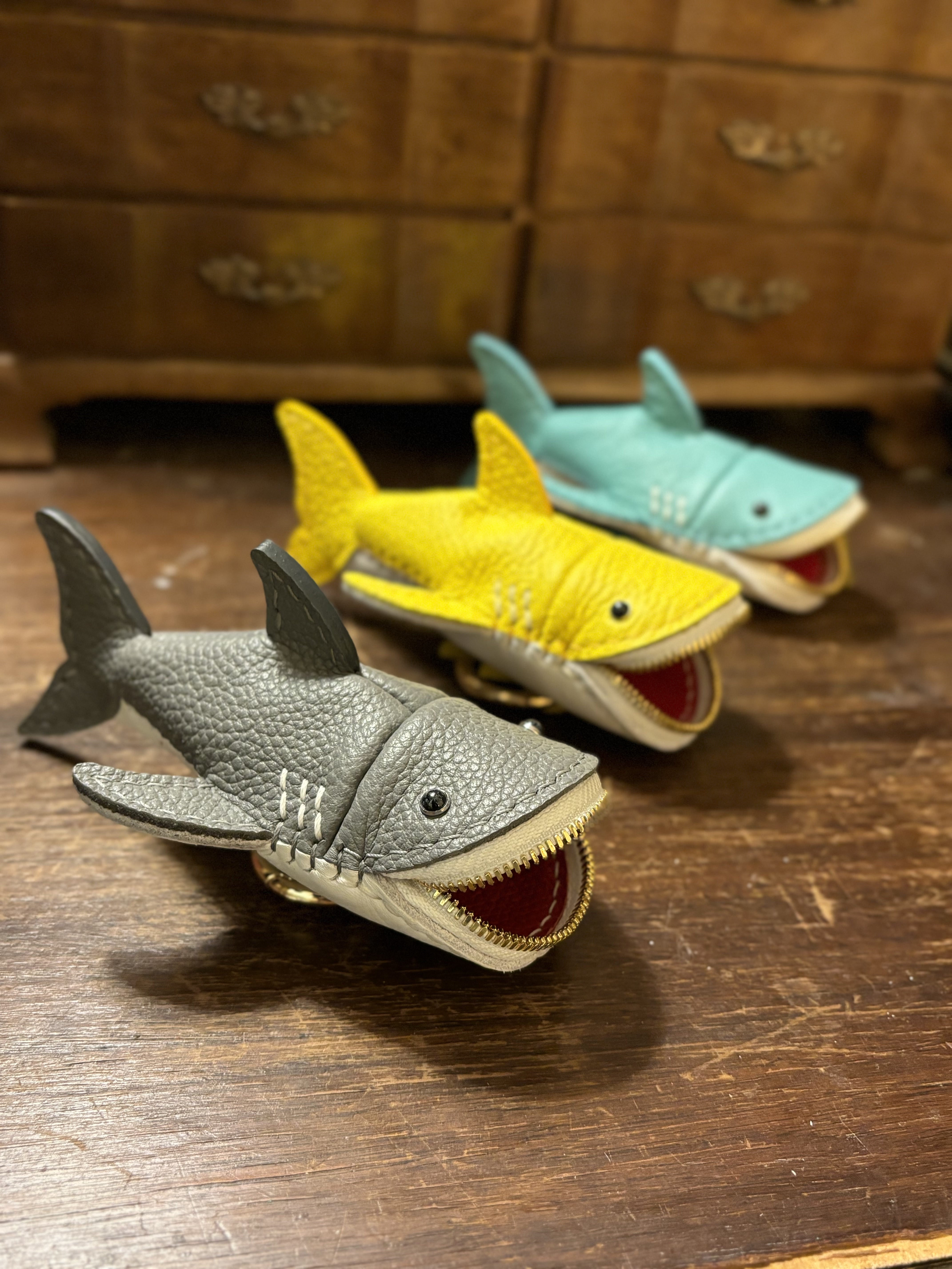 Apr 3 22:00 EDT Opens again | Handmade Leather Shark Coin Purse | Made-to-order 4-6 weeks lead time to ship from Canada