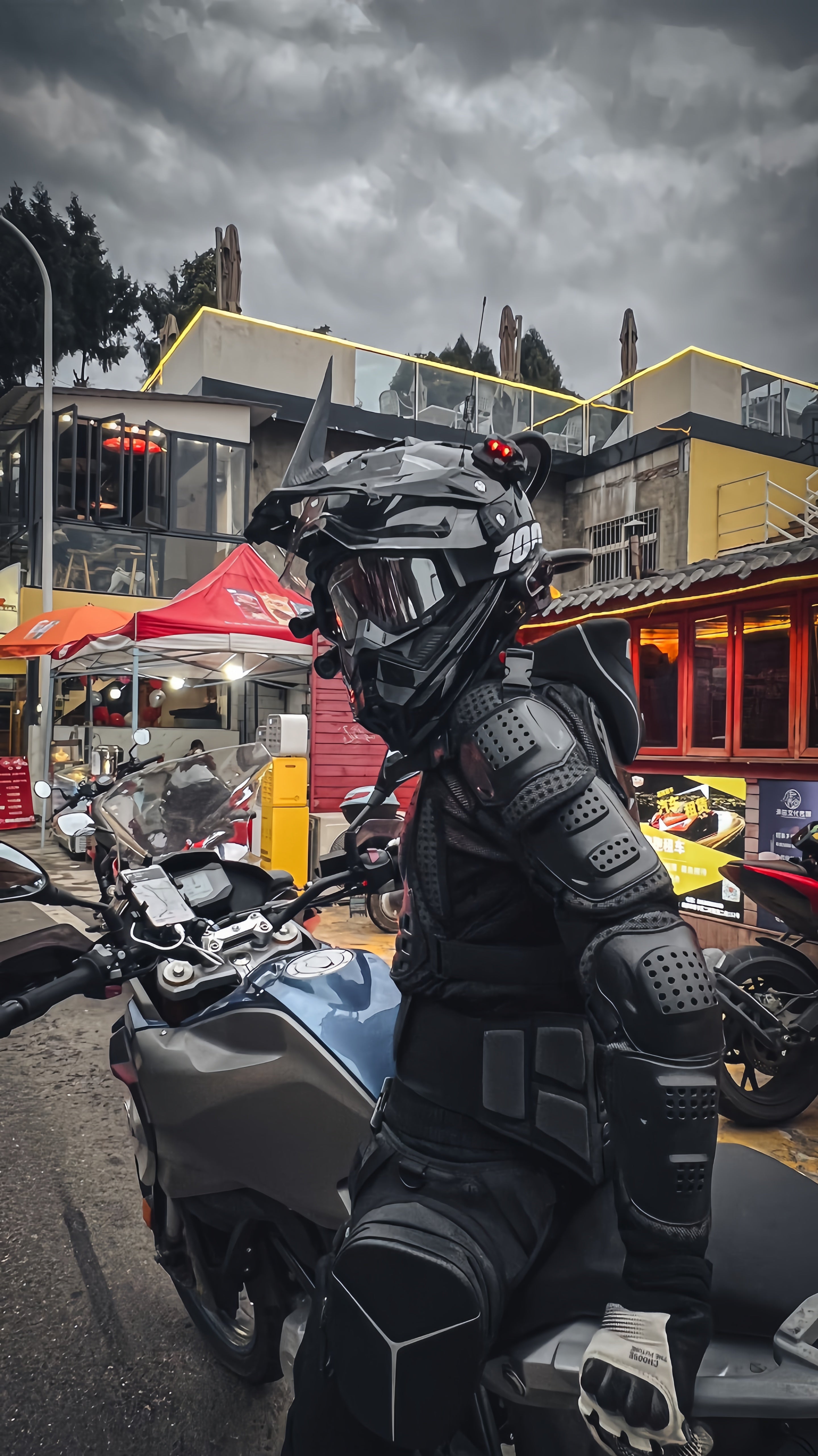 K Series - Customized motorcycle helmet