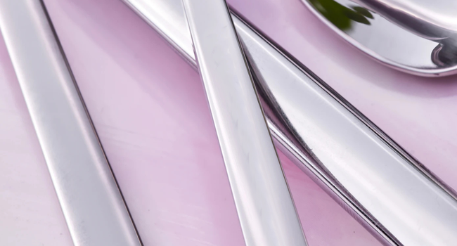 this kitchen utensil set meets all your tableware requirements