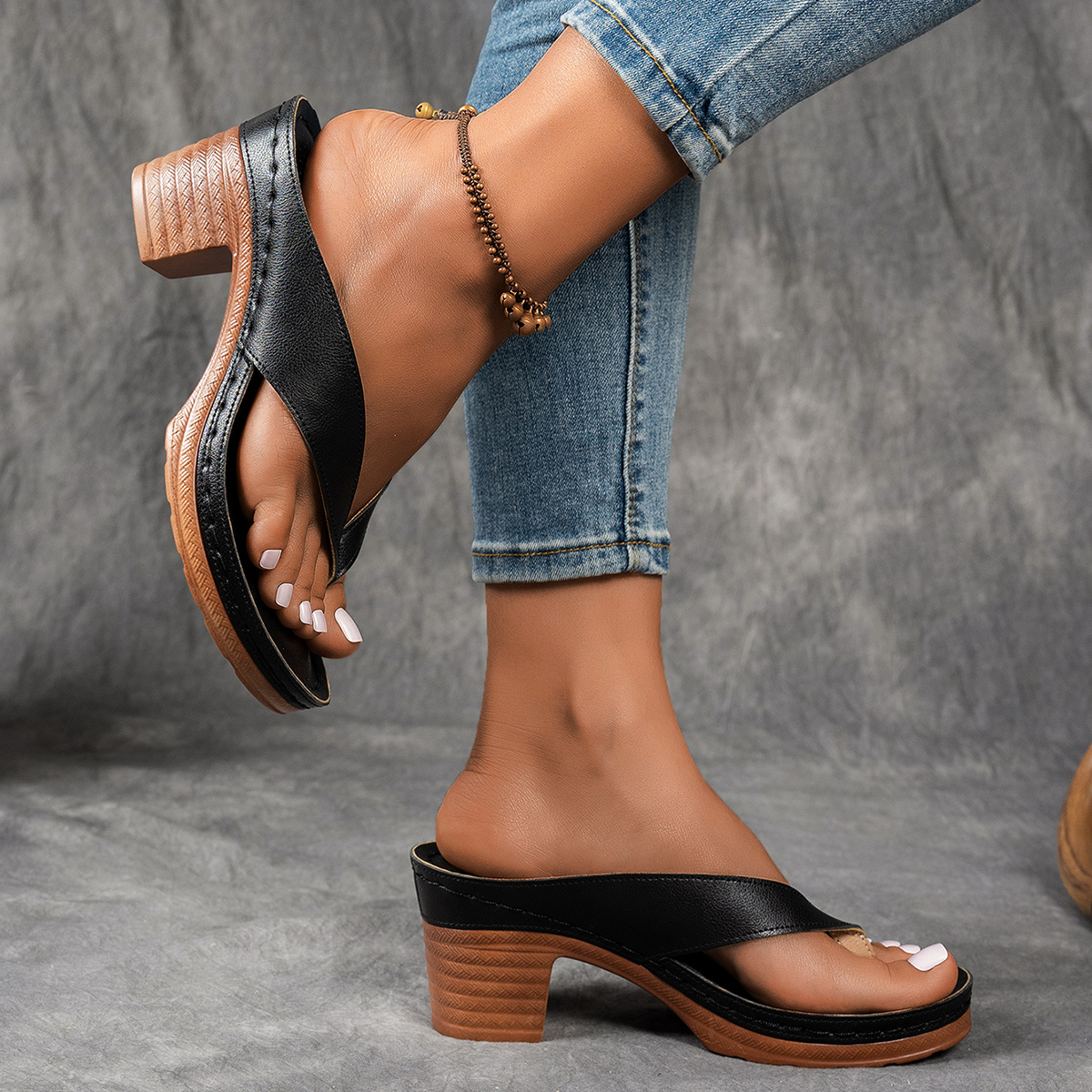 Women's Fashion Split Toe Design Outdoor Beach Non-Slip Thick Wedge Slippers