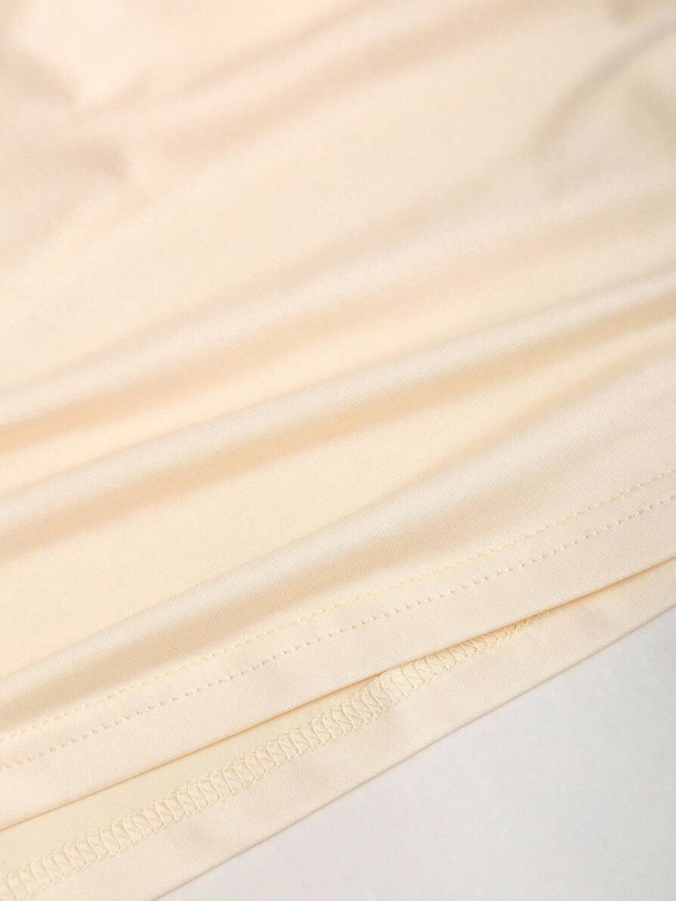 Women’s Unique Off-White Off-Shoulder Short Sleeve Top – Fashion Metal Button Slim-Fit Crop T-Shirt