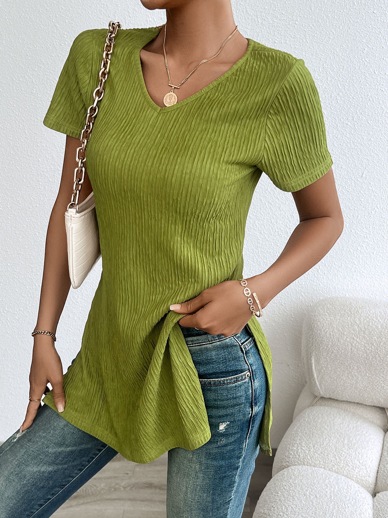 Women’s Plus Size Solid V-Neck Short Sleeve Slit Ribbed Sanded T-Shirt