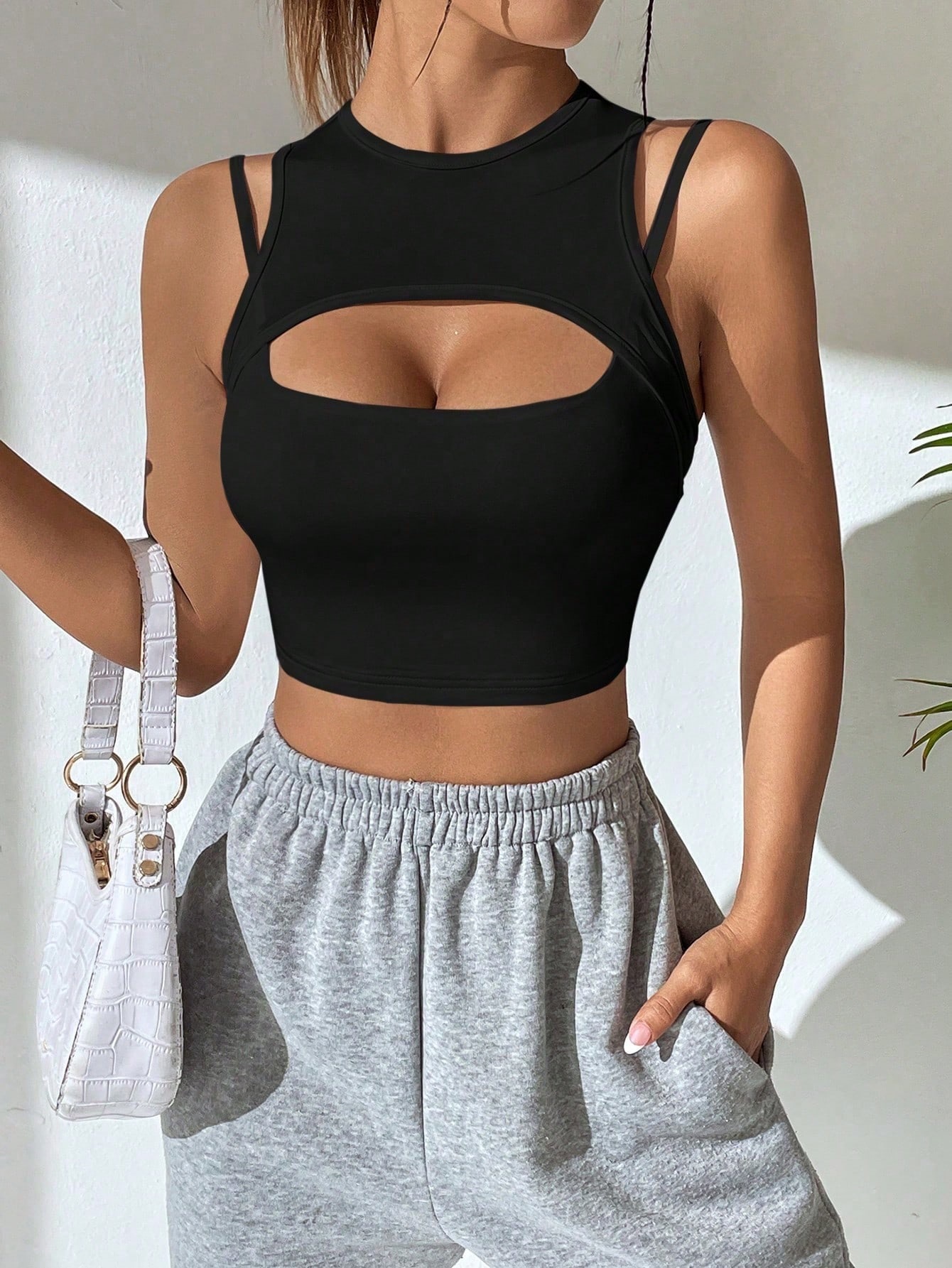Women’s Basic Streetwear Style T-Shirt – Spring/Summer 2026 New Arrival Slim-Fit Sleeveless Tank Top