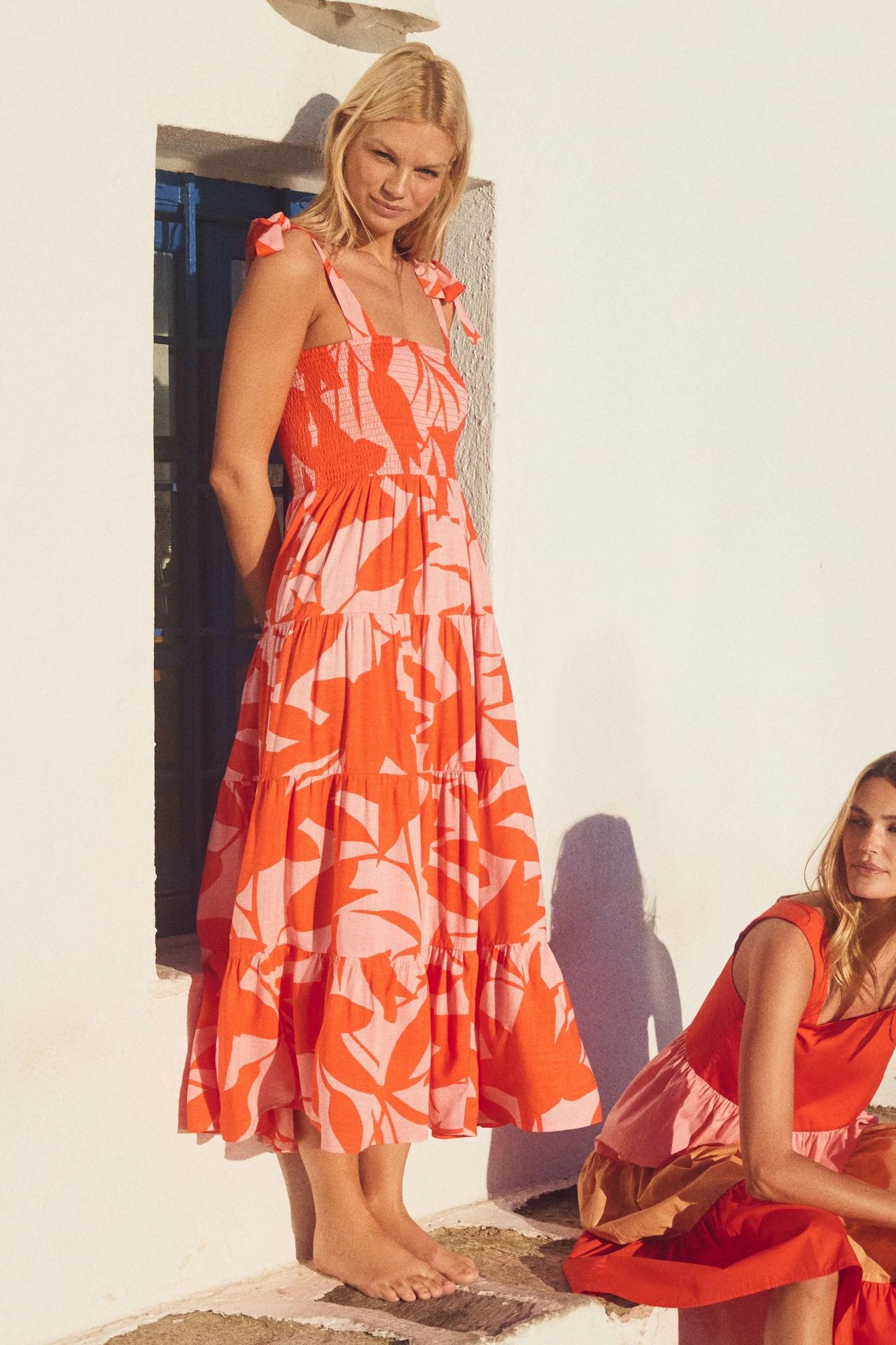 Women’s Spring/Summer New Arrival Unique Elegant Printed Sleeveless Backless Tie Dress