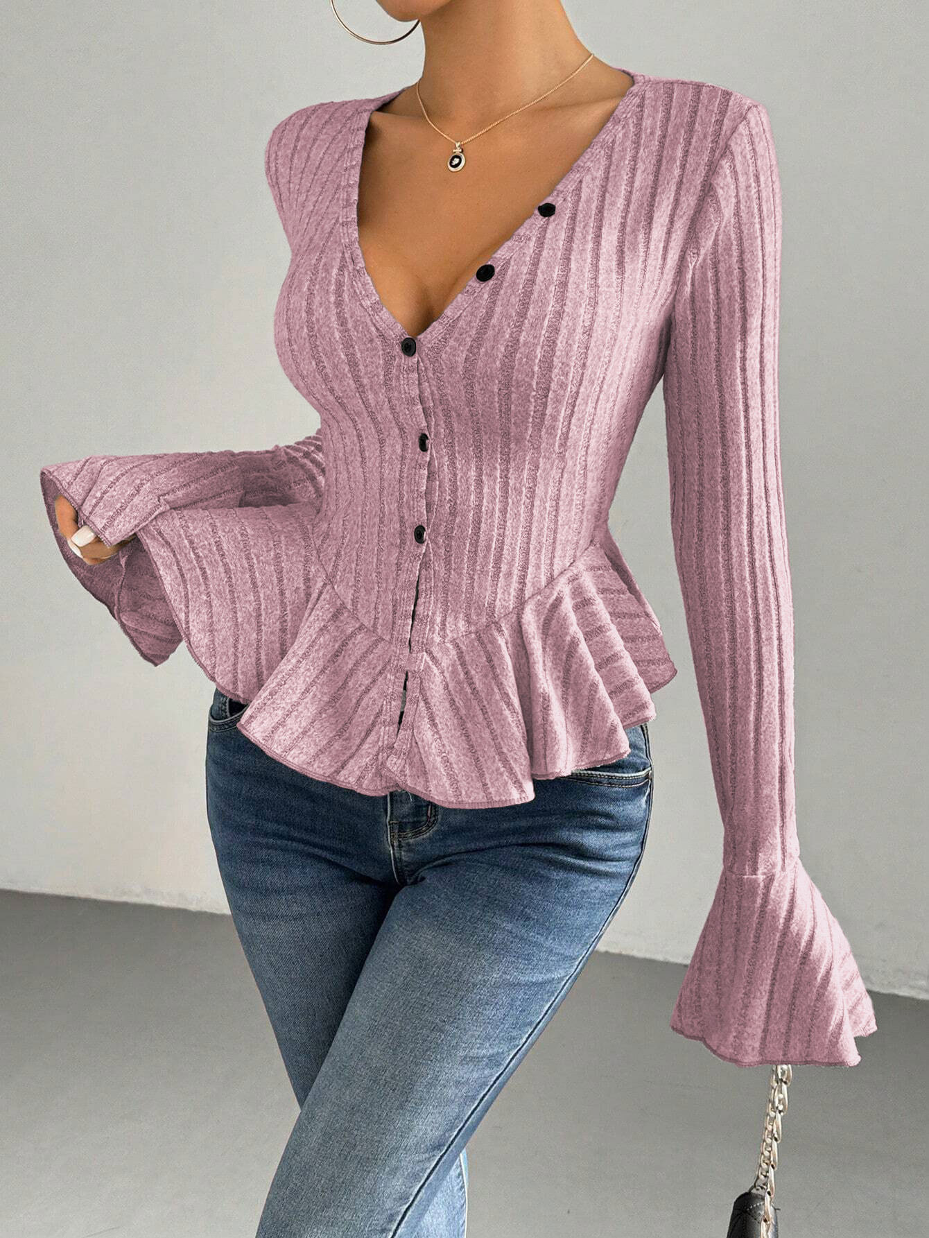 Women’s Elegant T-Shirt – Spring/Summer 2026 New Arrival V-Neck Ruffled Slim-Fit Brushed Top