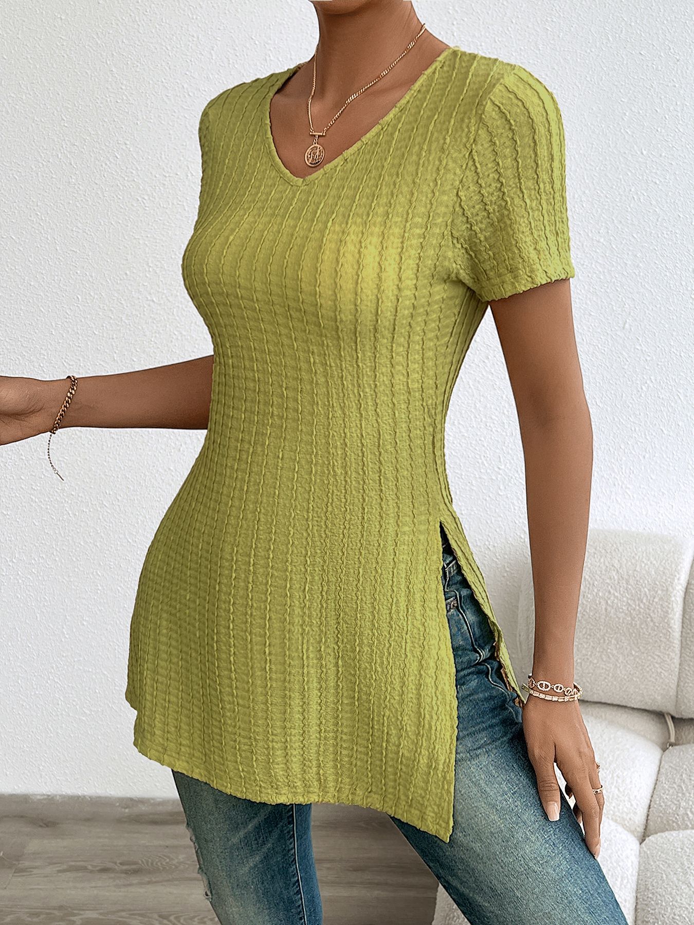 Women’s Plus Size Solid V-Neck Short Sleeve Slit Ribbed Sanded T-Shirt