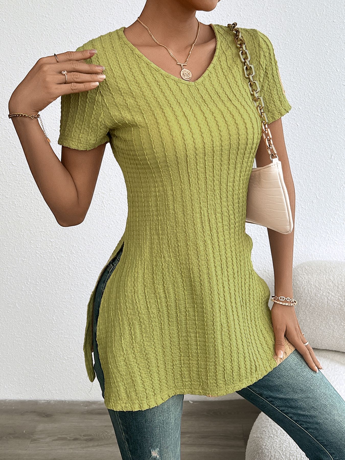 Women’s Plus Size Solid V-Neck Short Sleeve Slit Ribbed Sanded T-Shirt