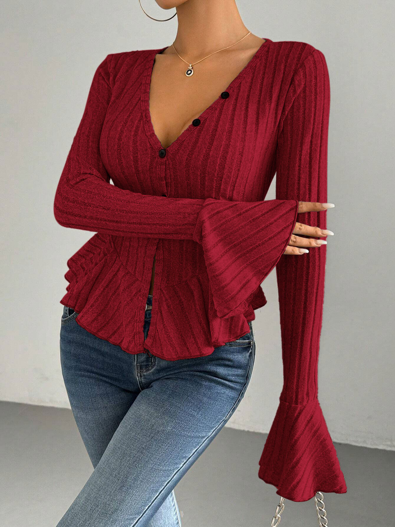 Women’s Elegant T-Shirt – Spring/Summer 2026 New Arrival V-Neck Ruffled Slim-Fit Brushed Top