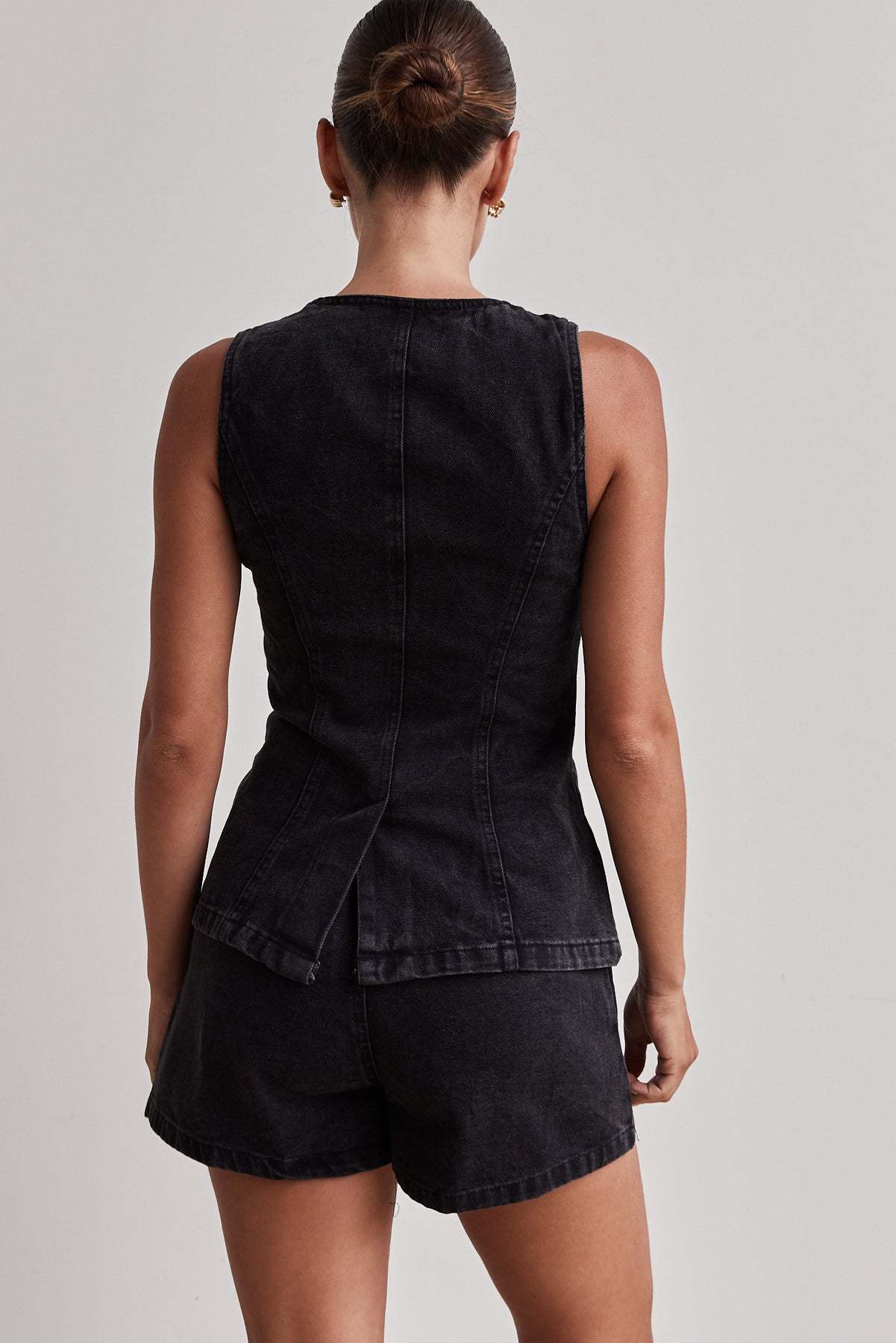 Women’s Fashion Sleeveless High-Waist Loose Denim Shorts Set with Waist-Cinching