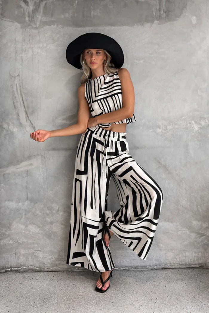Women’s Summer New Arrival Geometric Print Casual Loose Tank Top Wide-Leg Straight Pants Set