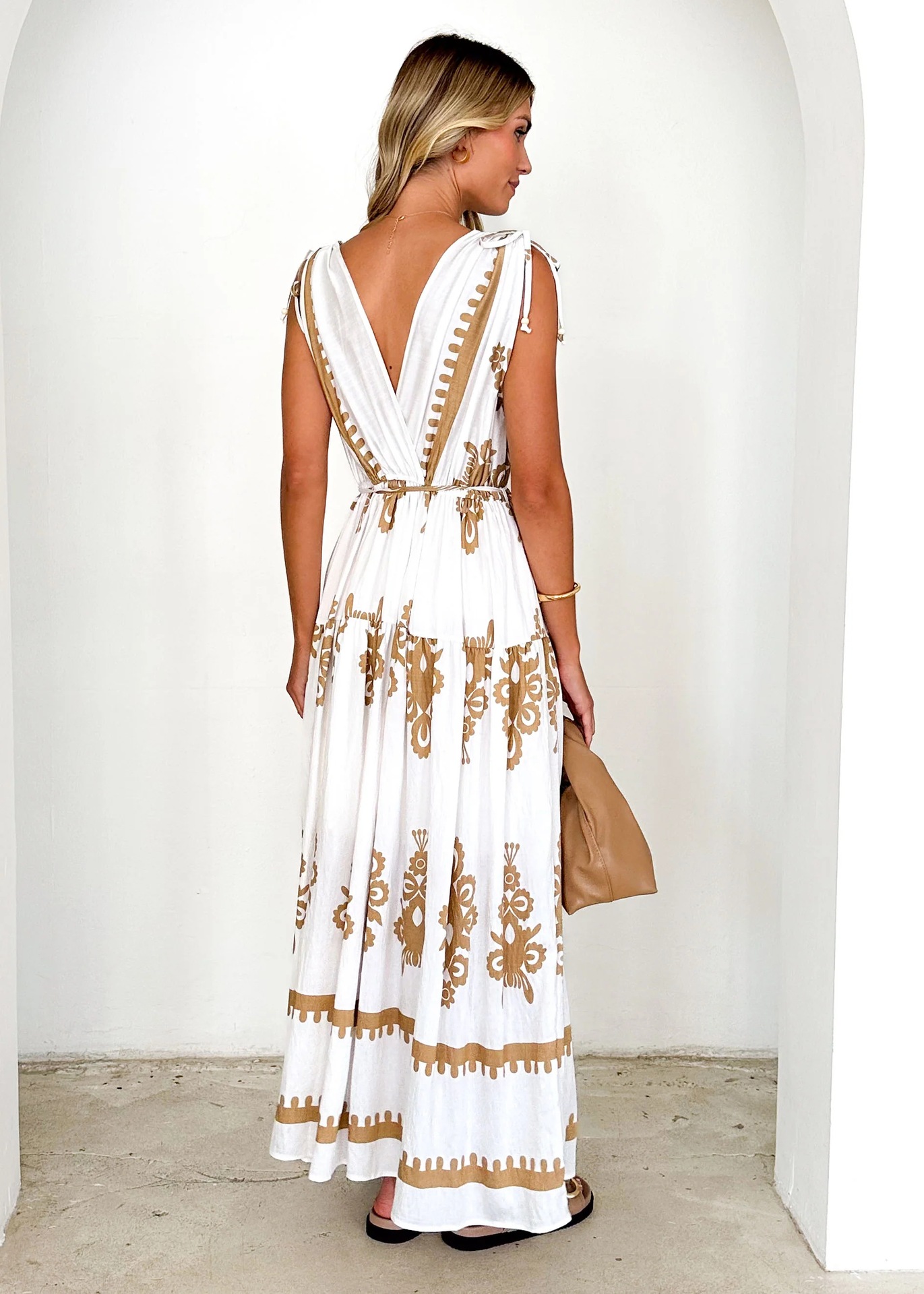 Women’s Summer New Arrival Placement Print V-Neck Waist-Cinching Flared Maxi Dress