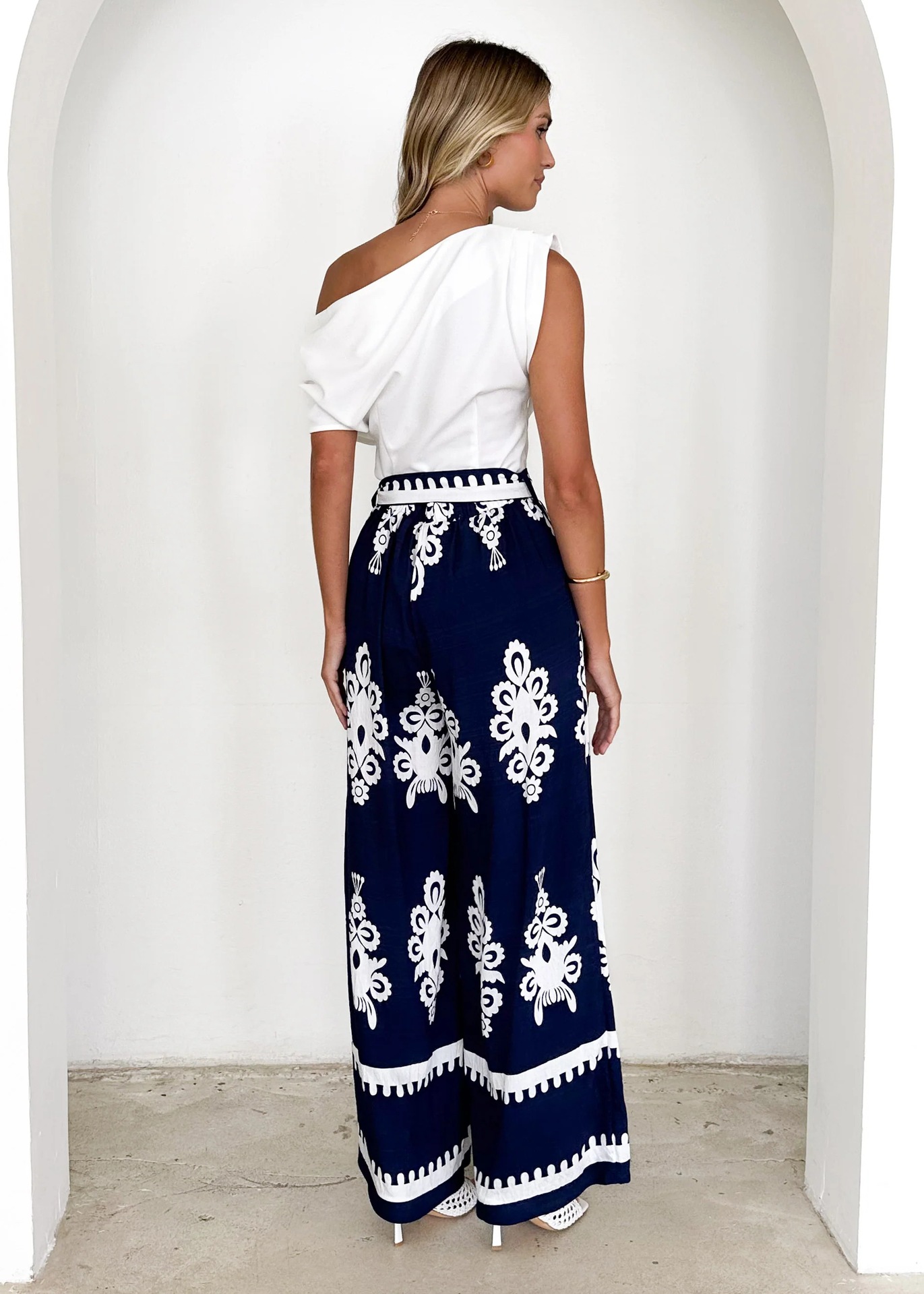Women’s New Arrival Jumpsuit – Influencer Placement Print Belt Wide-Leg Straight Pants