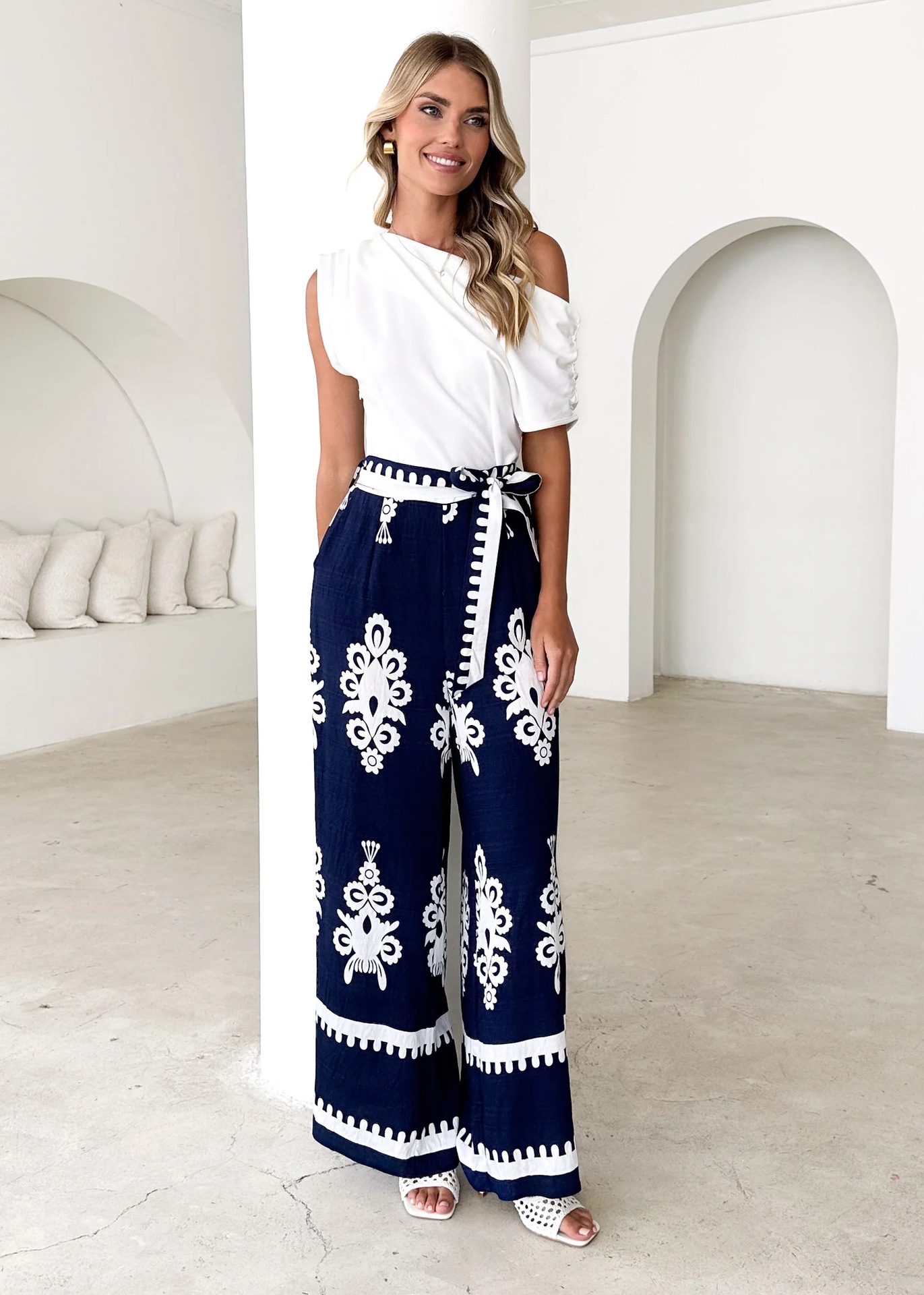 Women’s New Arrival Jumpsuit – Influencer Placement Print Belt Wide-Leg Straight Pants