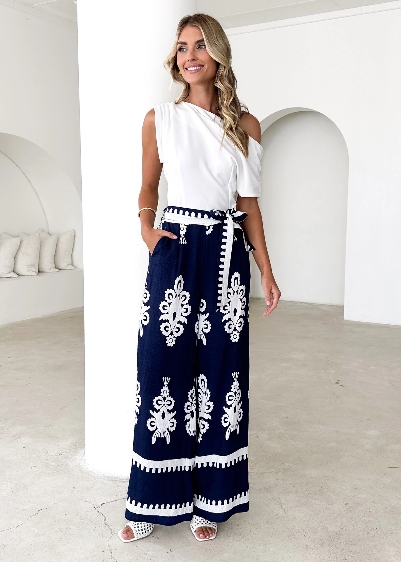 Women’s New Arrival Jumpsuit – Influencer Placement Print Belt Wide-Leg Straight Pants