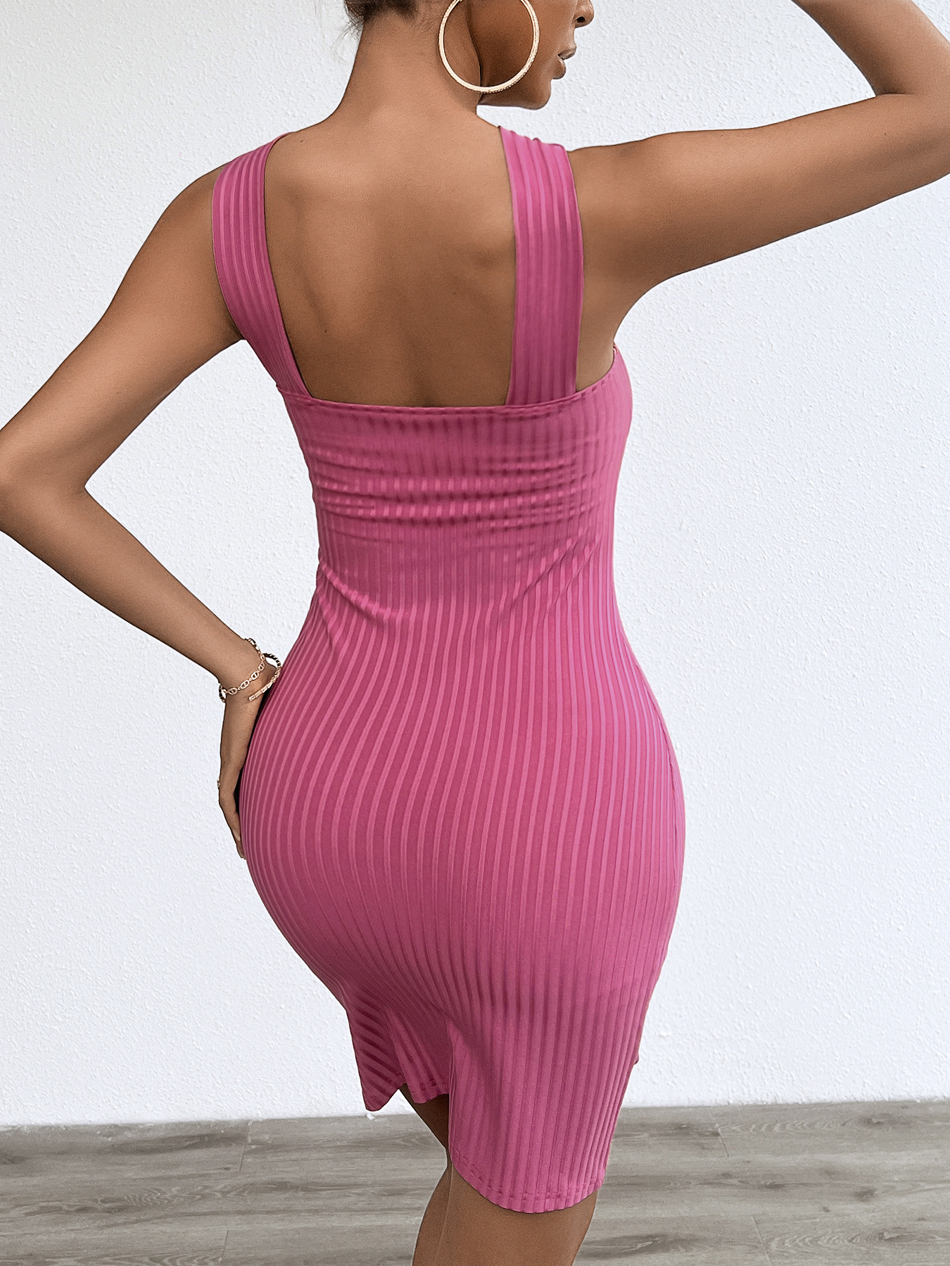 Women’s Sexy Backless Ruched Slim-Fit Solid Sleeveless Dress – Elegant Style