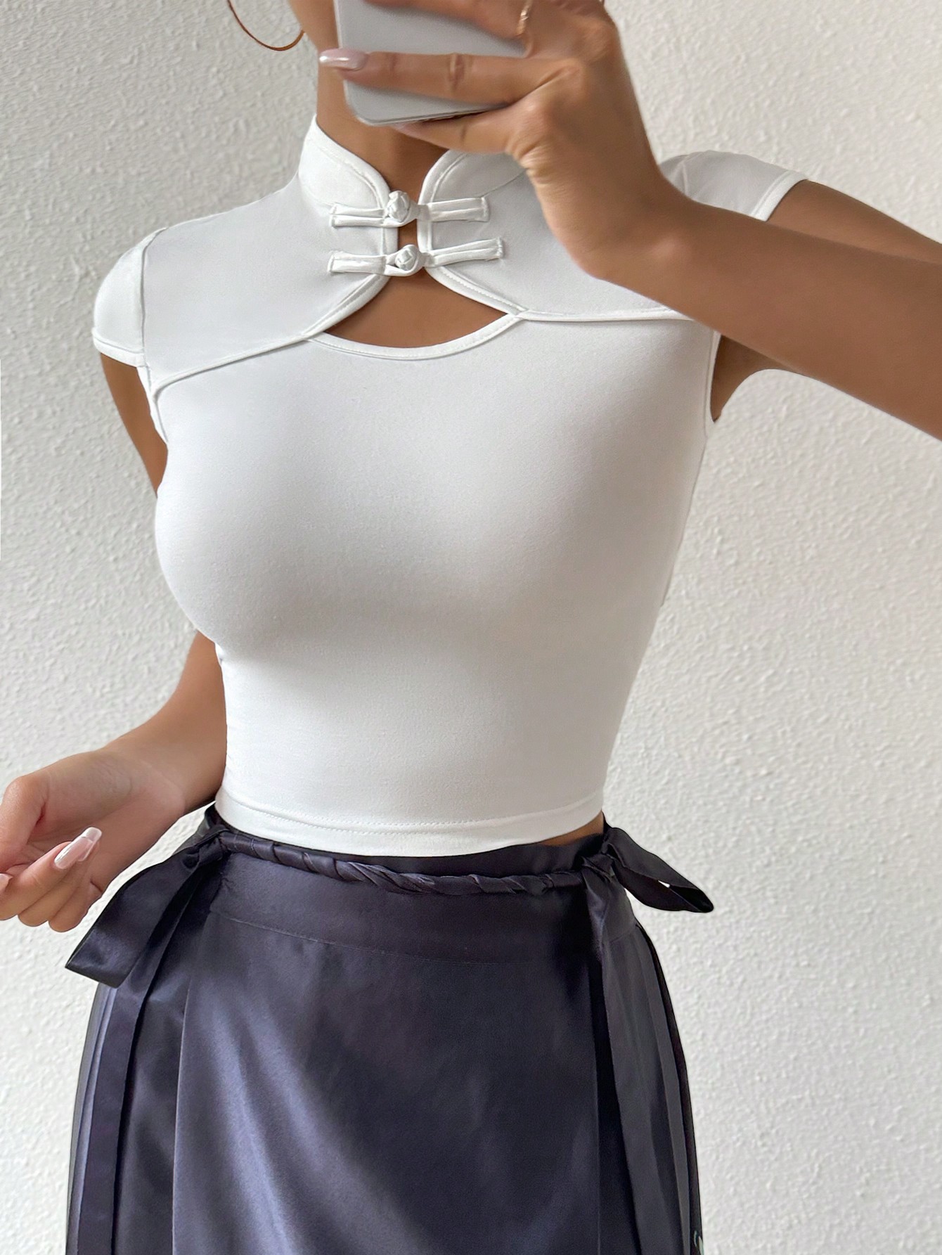 Women’s Short Sleeve T-Shirt – Chinese Style Button Slim-Fit Top, European & American Style New Chinese Style