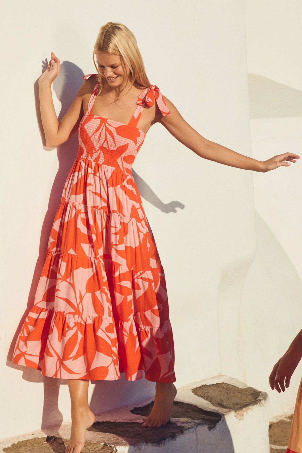 Women’s Spring/Summer New Arrival Unique Elegant Printed Sleeveless Backless Tie Dress