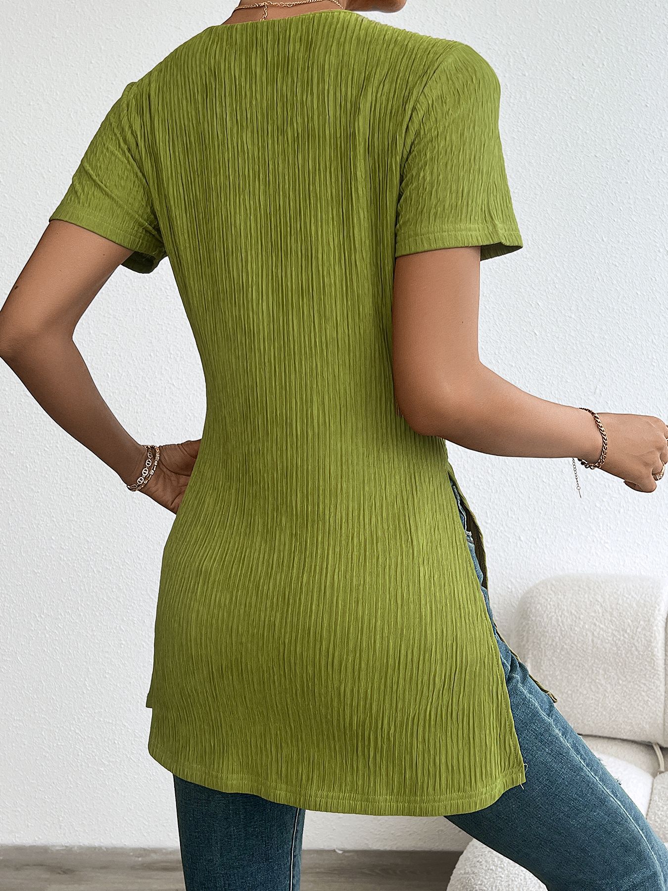 Women’s Plus Size Solid V-Neck Short Sleeve Slit Ribbed Sanded T-Shirt