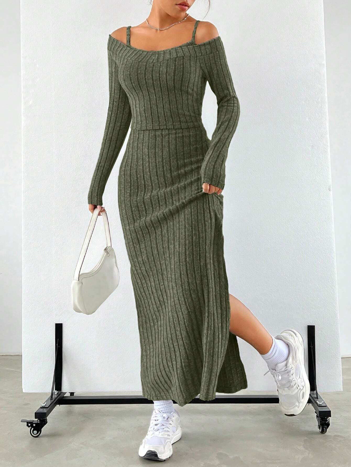 Women’s Minimalist Elegant Fashion Set – Spring/Summer Commuter Style Camisole Dress Two-Piece Set