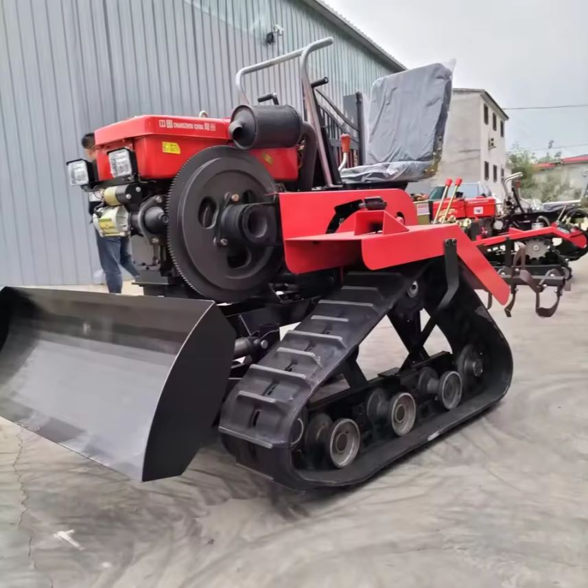 New multi-functional agricultural machinery - tracked micro tiller