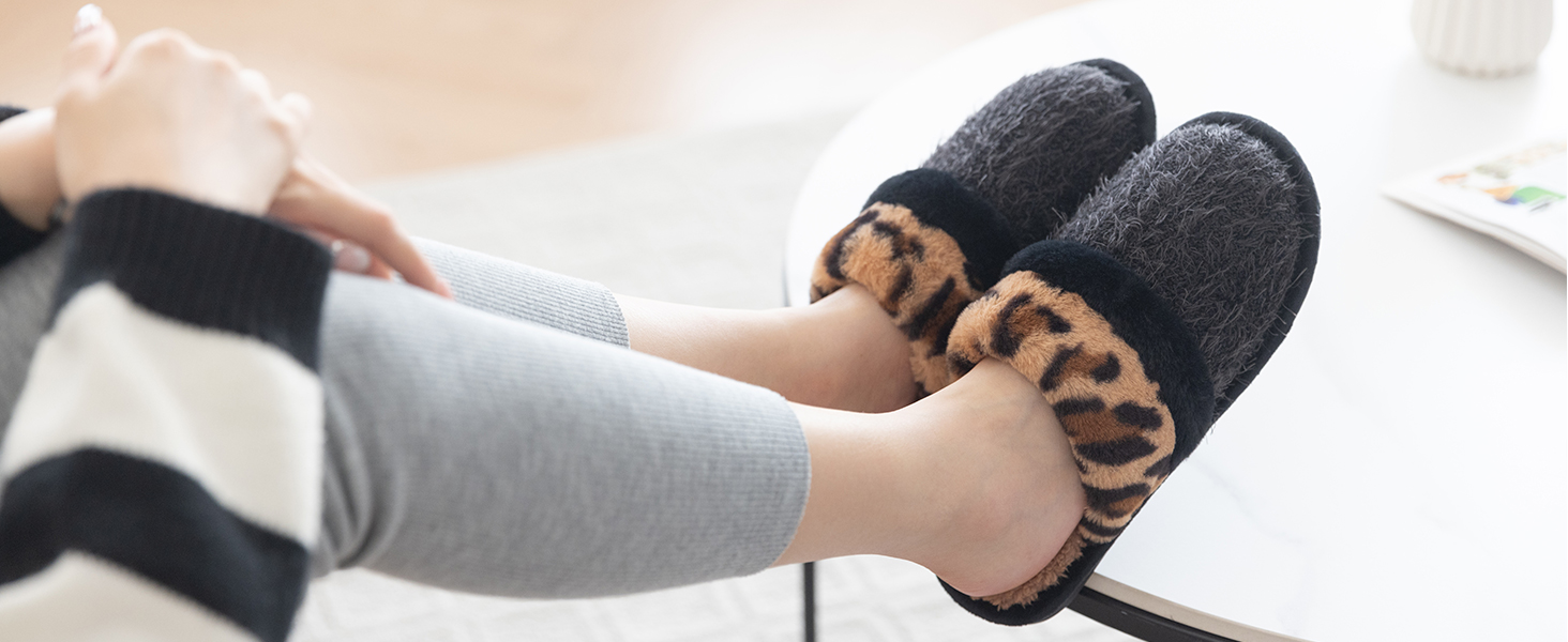Leopard slippers