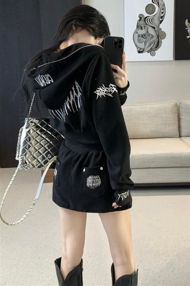 Cutting pants with zippers and mini skirts mry002183