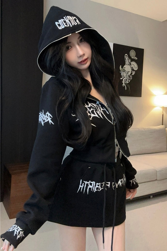 Cutting pants with zippers and mini skirts mry002183