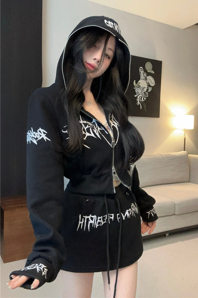 Cutting pants with zippers and mini skirts mry002183