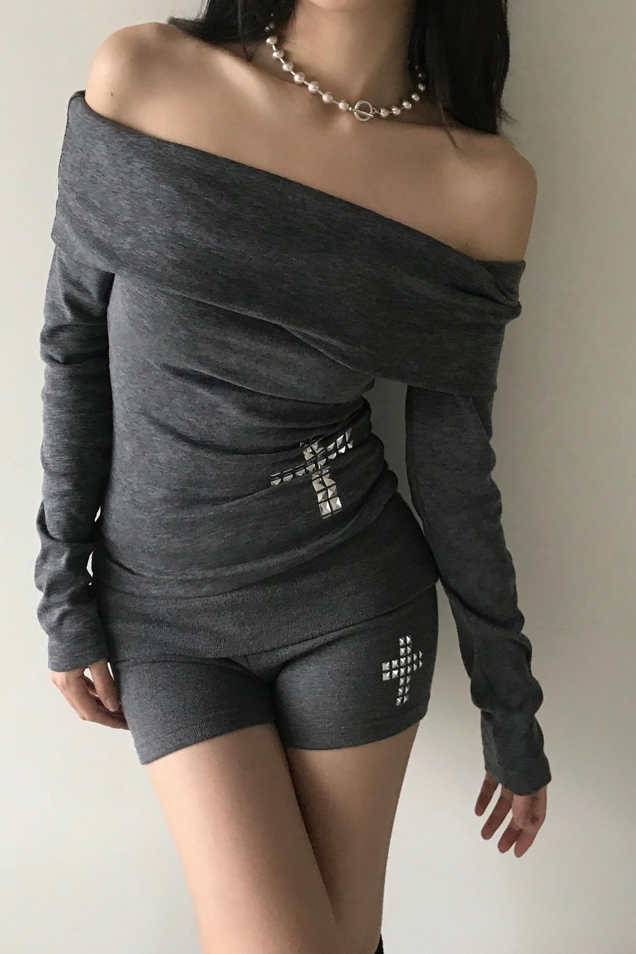 Cross rivet top & shorts mry002272