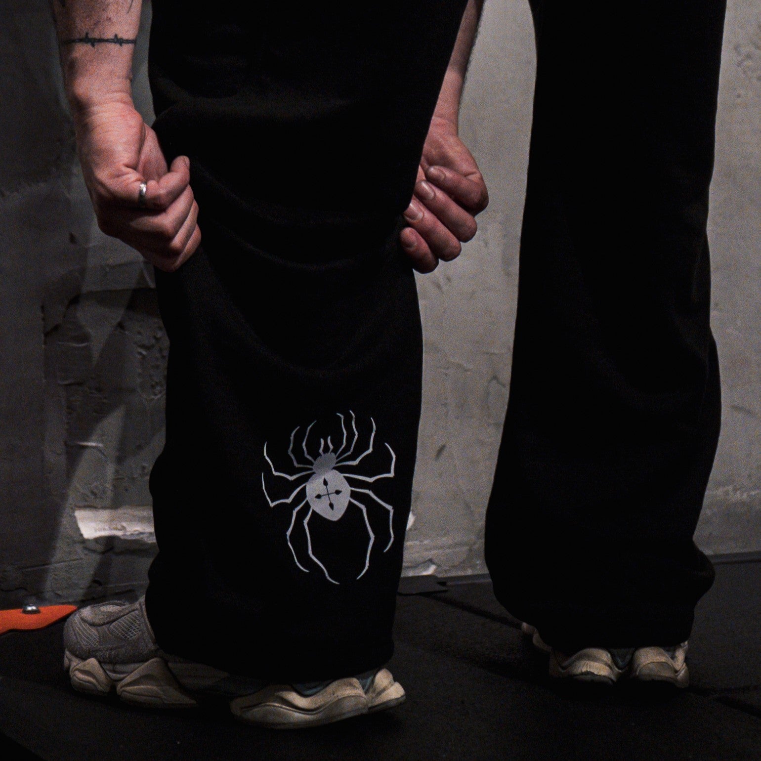 "PHANTOM" SWEATS