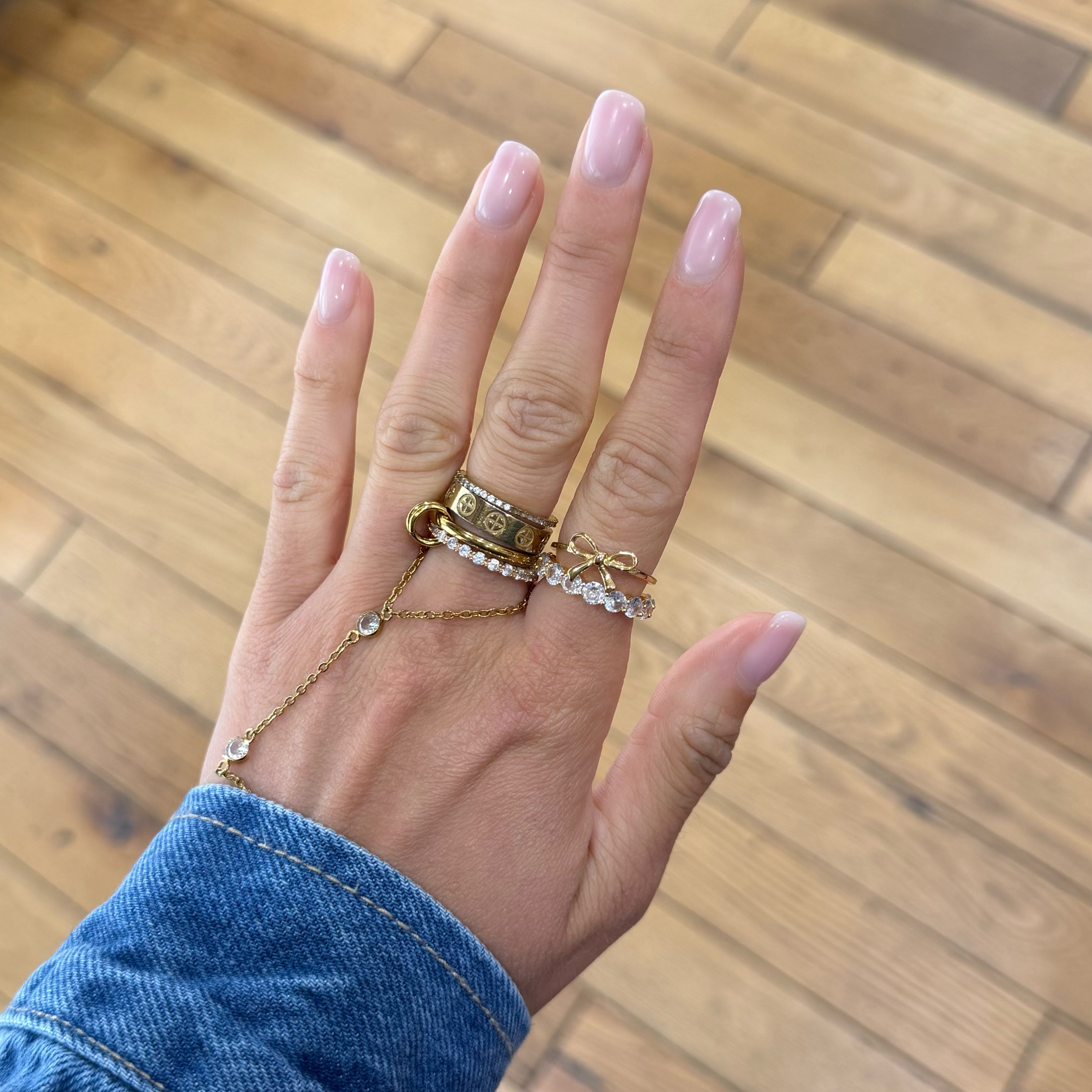 Lost in Hollywood Ring-Chicira