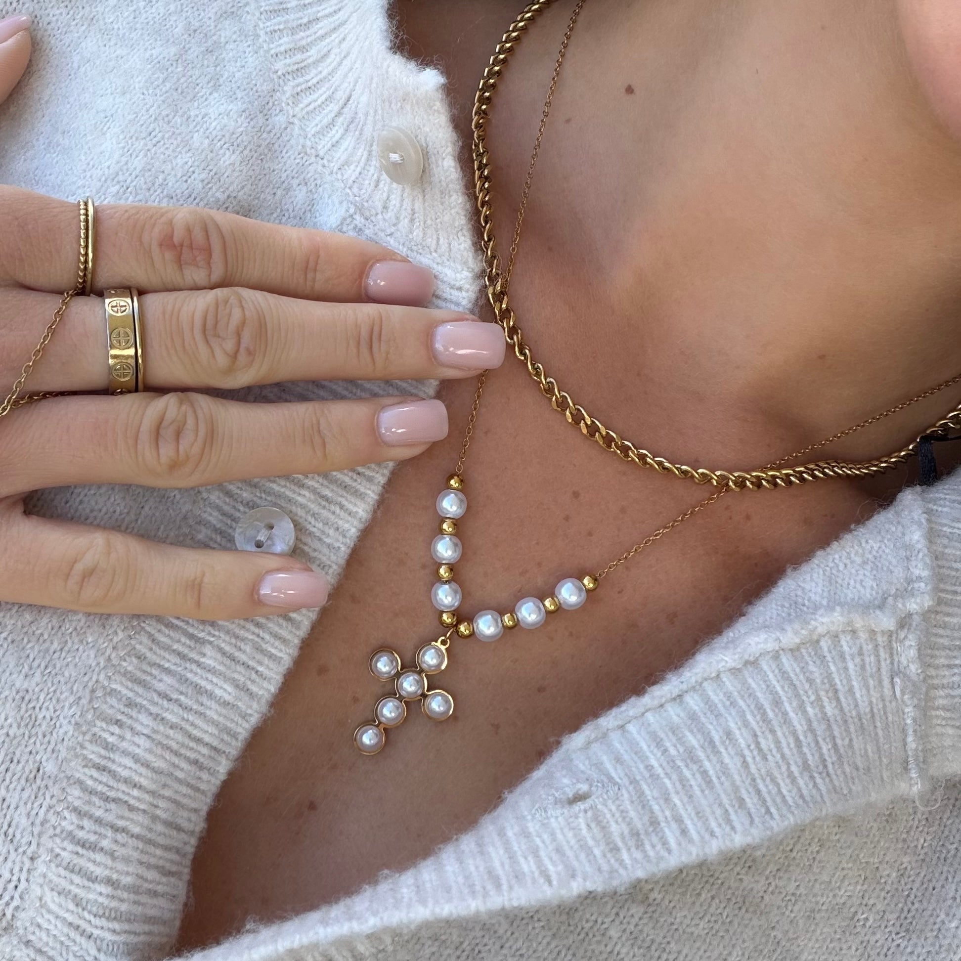 Pearly Blessing Cross Necklace-Chicira