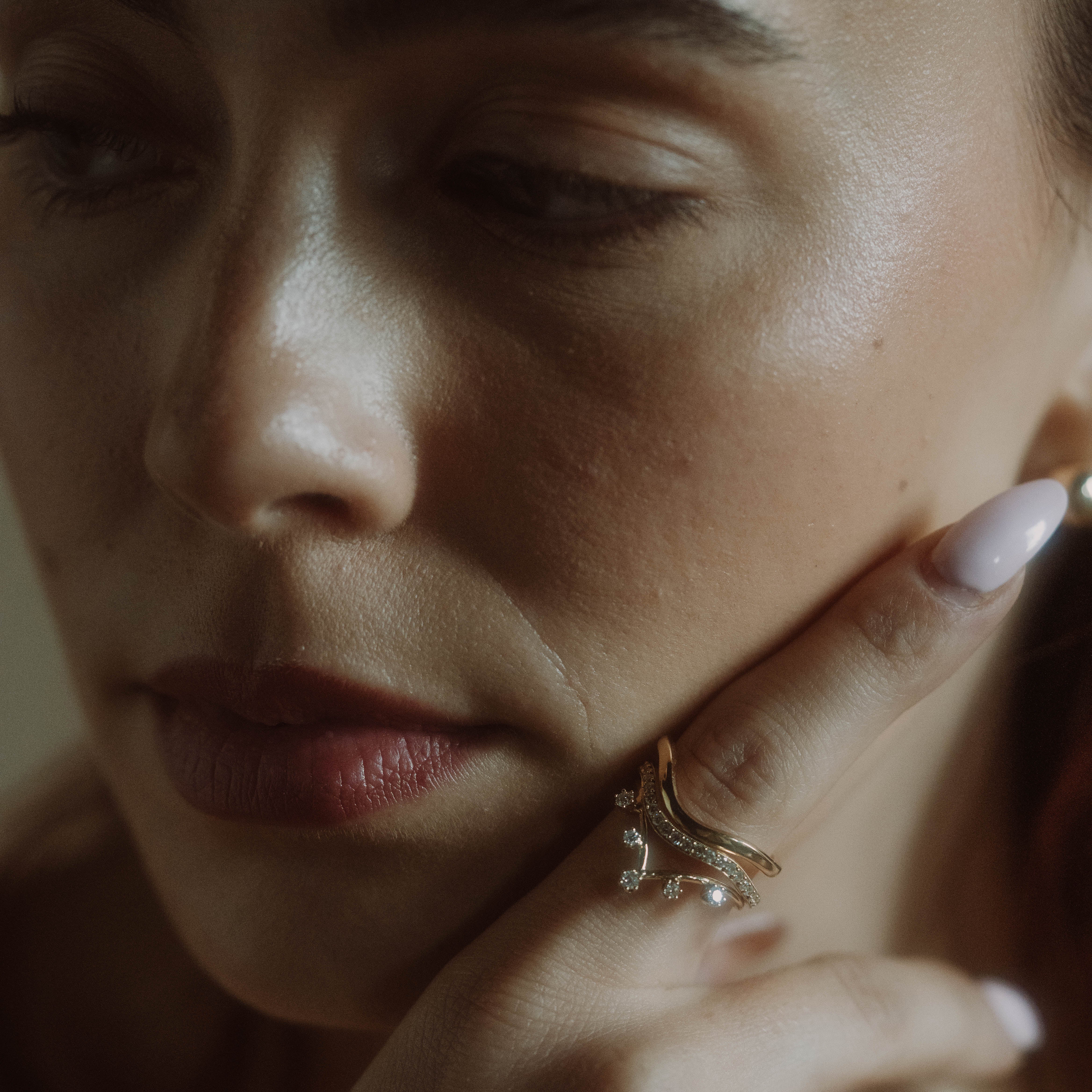 14k Low Tide Curved Band with Diamonds-Koogrl