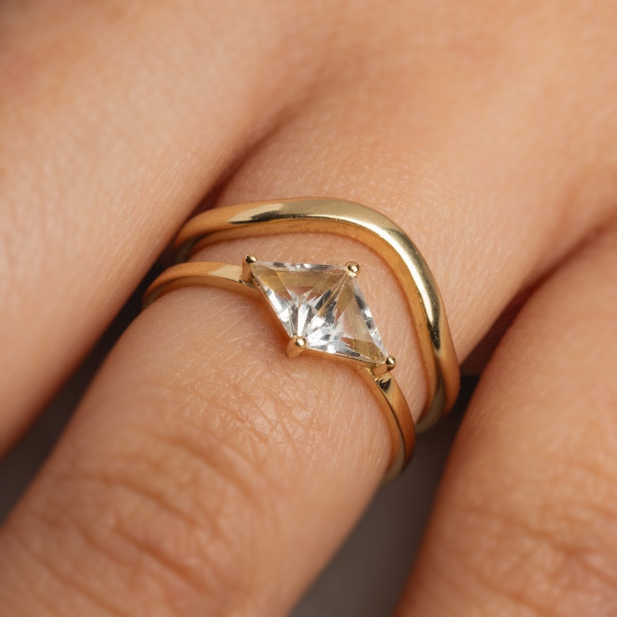 14k Low Tide Curved Band-Koogrl