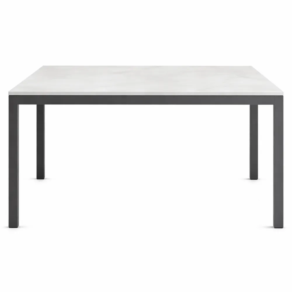 Tavolo in legno finitura cemento grigio con struttura in metallo