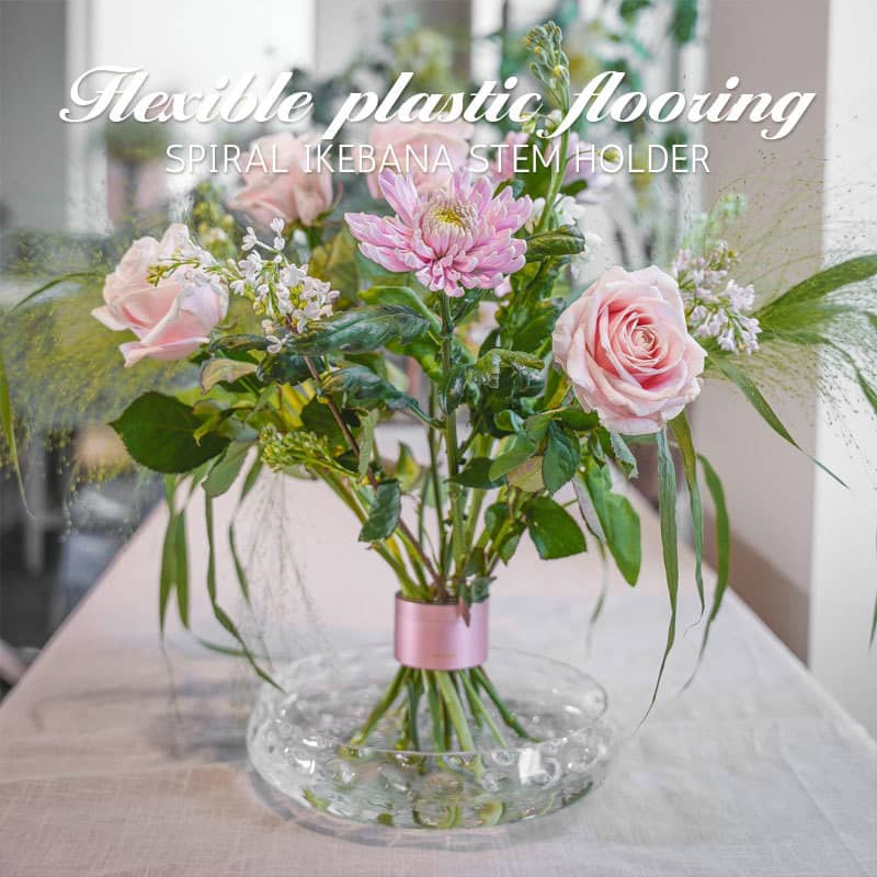 🌸 Hver gang et perfekt blomsterarrangement – spiralholderen holder stilkene præcis, hvor du vil have dem! 🌀