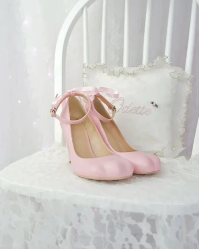 Cunning Kitten | 3D Paw-Toe High Heel Pumps