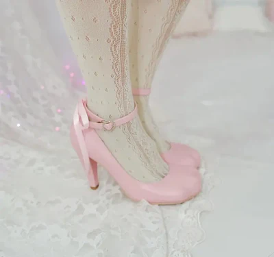 Cunning Kitten | 3D Paw-Toe High Heel Pumps