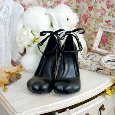 Cunning Kitten | 3D Paw-Toe High Heel Pumps