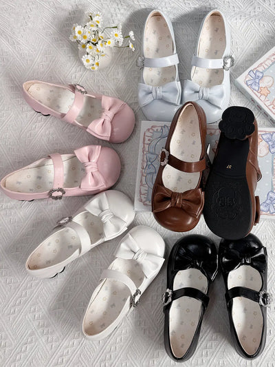 Velvet Paw | Cat-Heel Scalloped Mary Janes