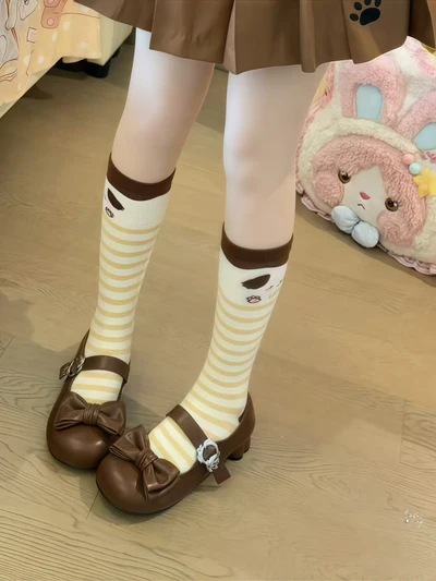 Velvet Paw | Cat-Heel Scalloped Mary Janes