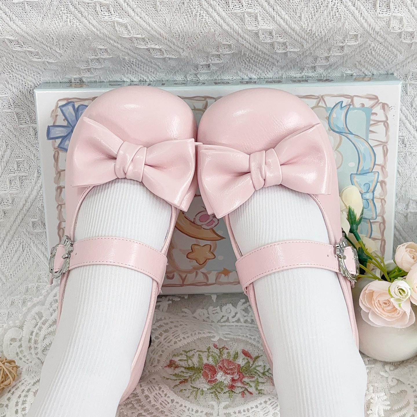 Velvet Paw | Cat-Heel Scalloped Mary Janes