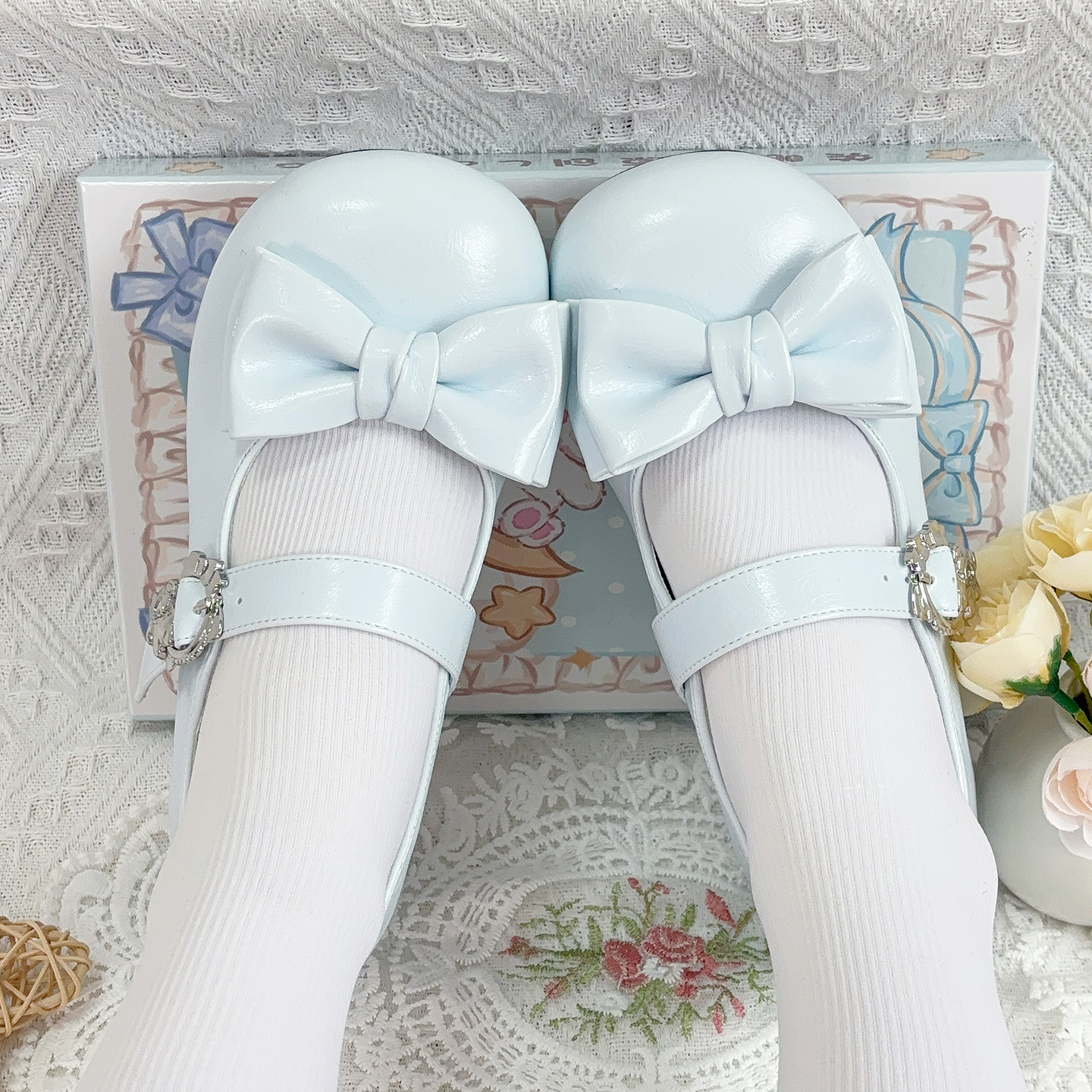 Velvet Paw | Cat-Heel Scalloped Mary Janes