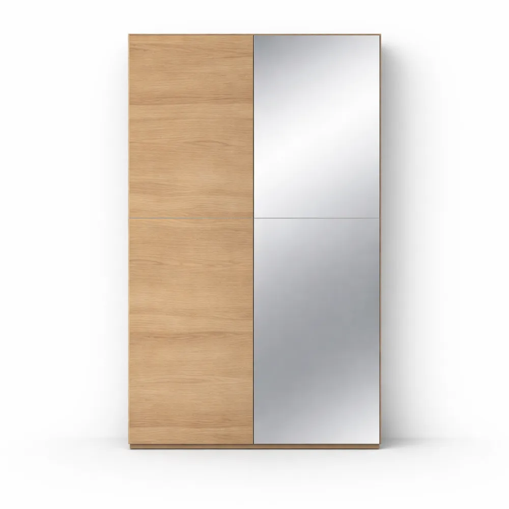 Armoire spacieuse avec miroir intégré et portes coulissantes