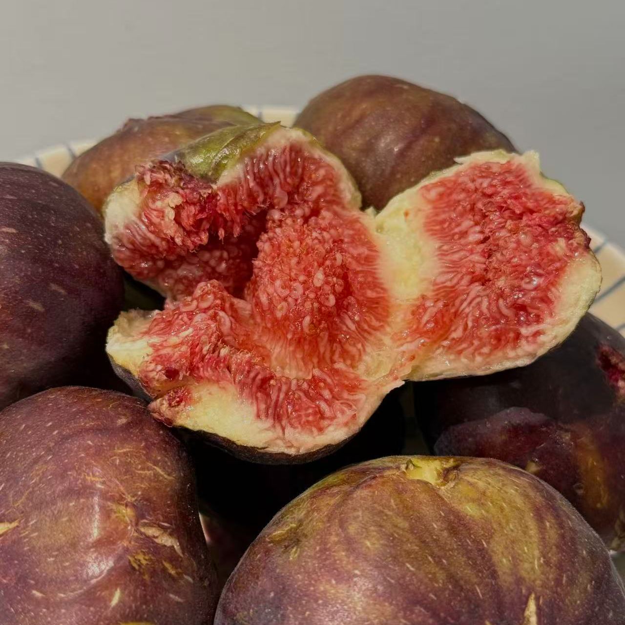 🌟 Graines de figuier – le bonbon qui pousse sur l’arbre